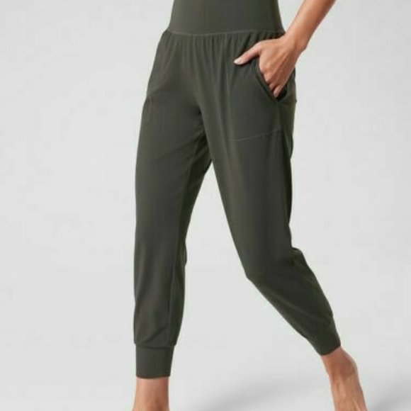 Athleta Pants - Athleta salutation joggers